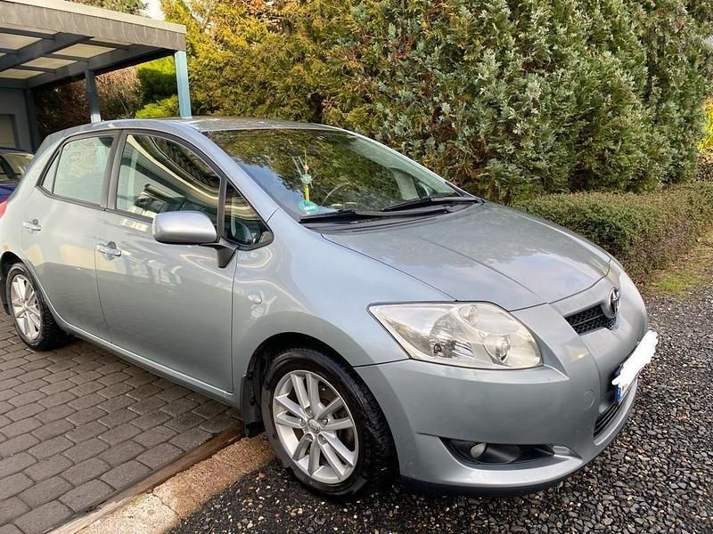 Silber Gebraucht 2008 Toyota Auris Limousine | 4.700 € (Fairer Preis) - Bild 1/4