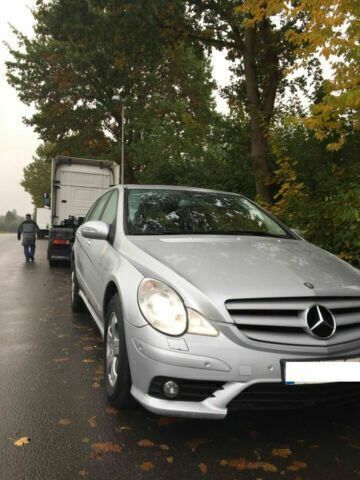 Silber Gebraucht 2007 Mercedes R320 AMG Van / Kleinbus | 6.000 € (Etwas zu teuer) - Bild 1/4