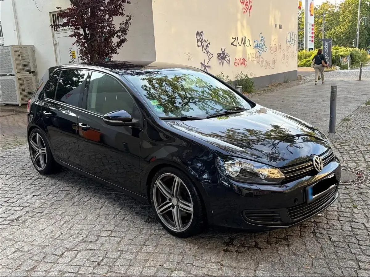 Gebraucht VW Golf VI 91 PS (66 kW) 2009 Schwarz Kleinwagen