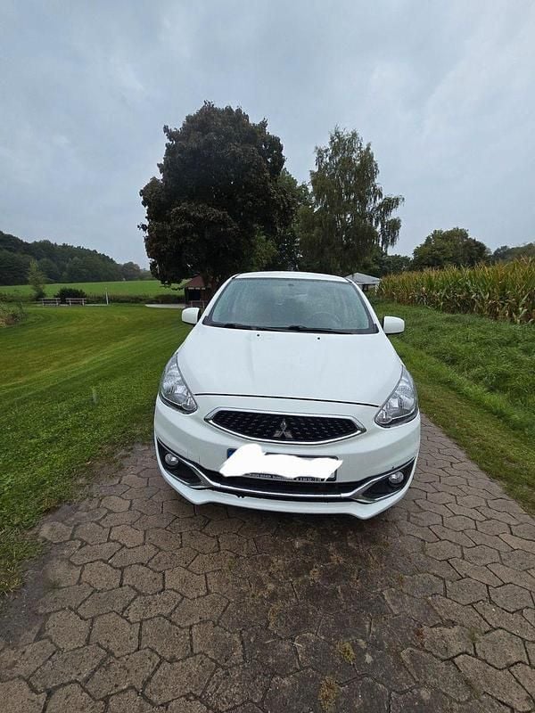 Weiß Gebraucht 2017 Mitsubishi Space Star Kleinwagen | 4.250 € (Guter Preis) - Bild 1/4