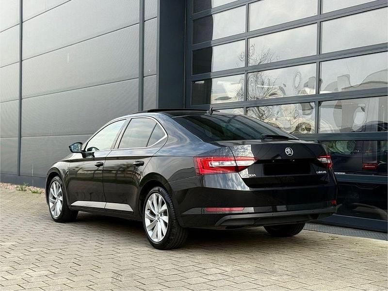 Gebraucht Skoda Superb Style 150 PS (110 kW) 2018 Schwarz Limousine