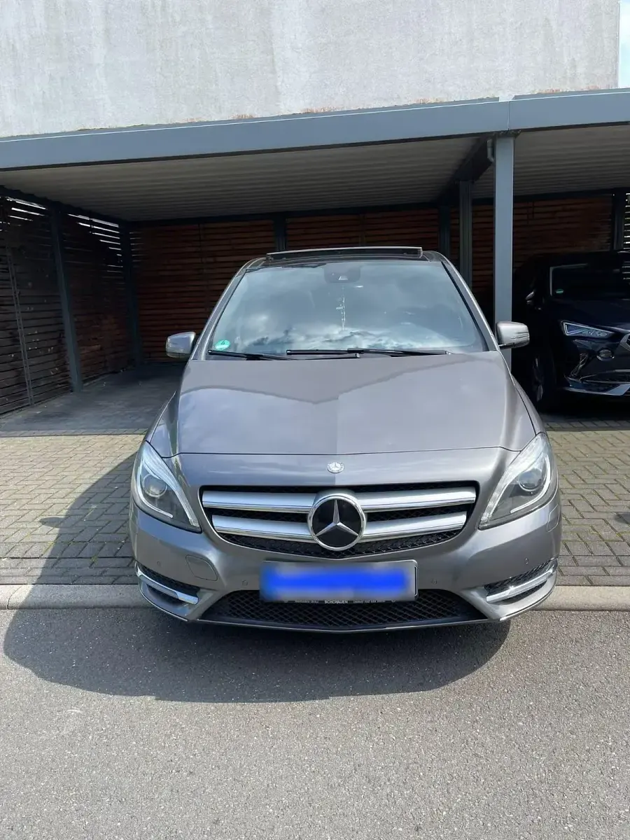 Gebraucht Mercedes B200 156 PS (114 kW) 2012 Silber Kleinwagen