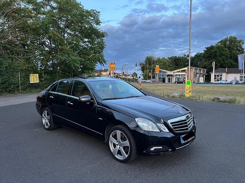 Gebraucht 2009 Mercedes E350 Limousine | 8.900 € (Fairer Preis) - Bild 1/4