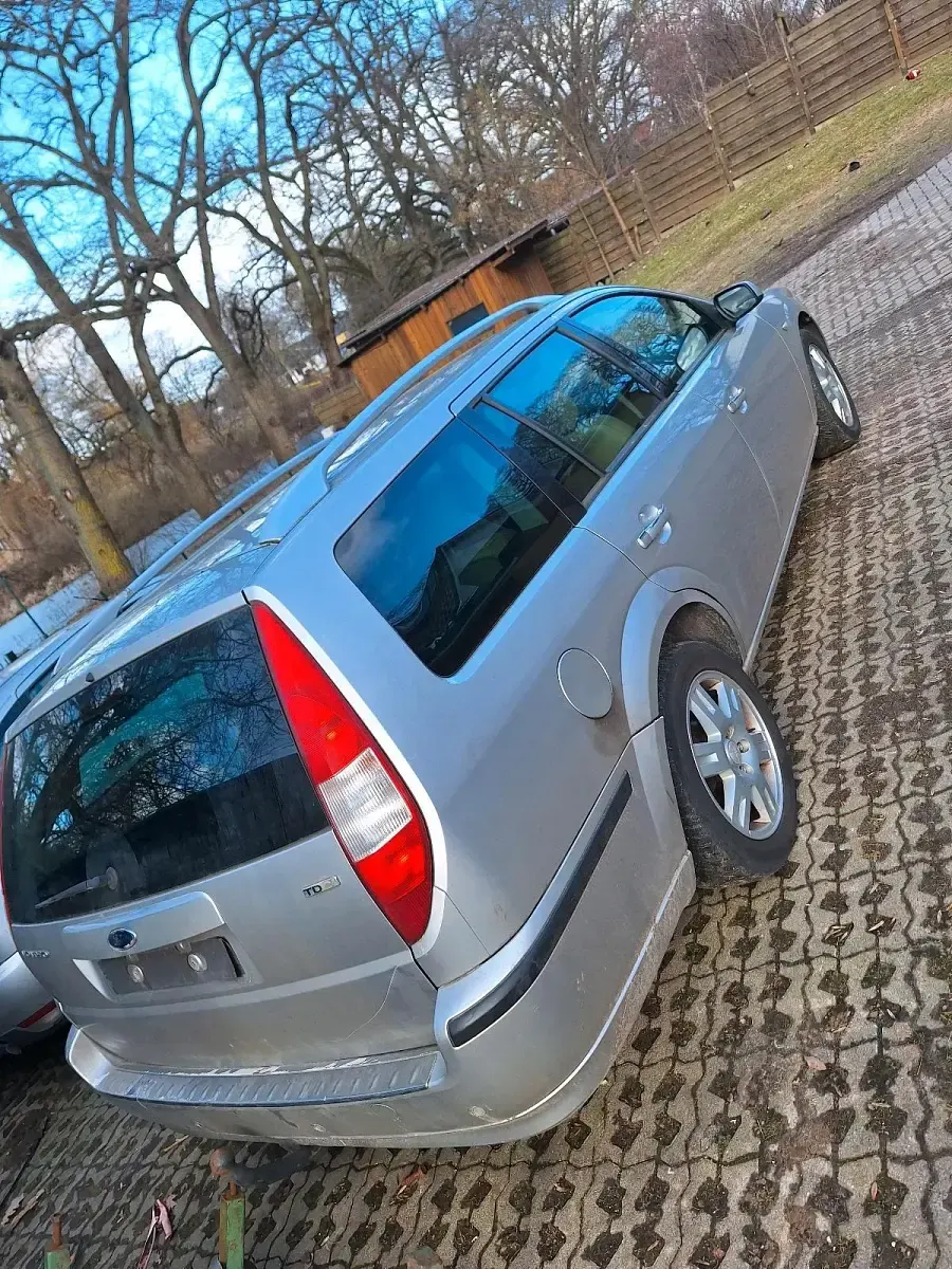Gebraucht Ford Mondeo 130 PS (95 kW) 2007 Silber Kombi