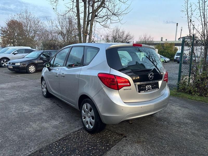Gebraucht Opel Meriva Edition 101 PS (74 kW) 2010 Silber Van / Kleinbus