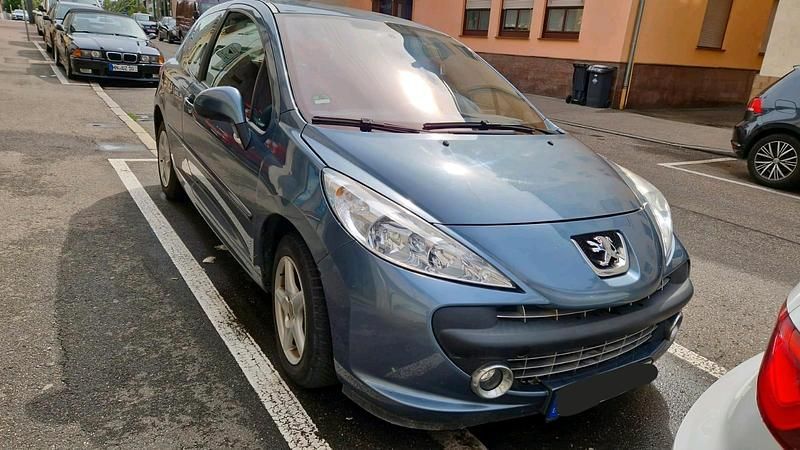 Grau Gebraucht 2007 Peugeot 207 Kleinwagen | 1.100 € (Guter Preis) - Bild 1/3