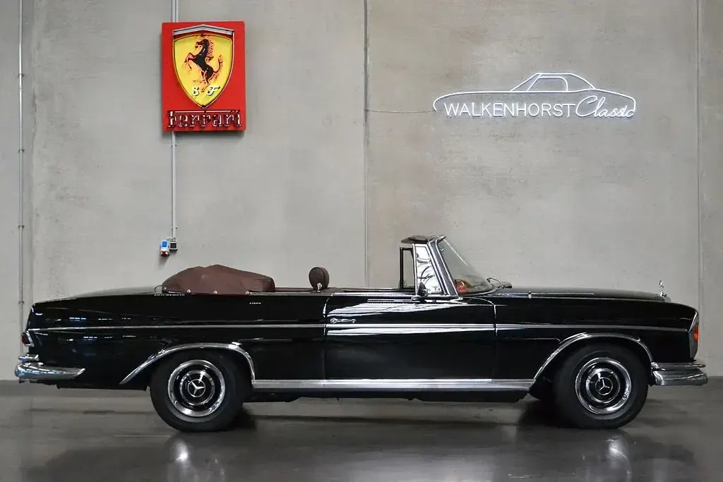 Gebraucht Mercedes 300 SE 170 PS (125 kW) 1964 Schwarz Cabrio