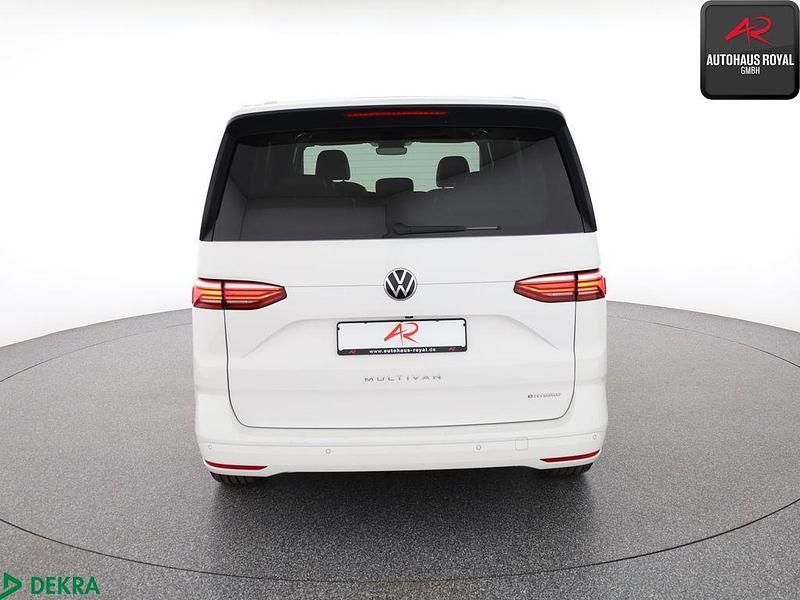 Gebraucht VW Multivan 218 PS (160 kW) 2022 Candyweiß Van
