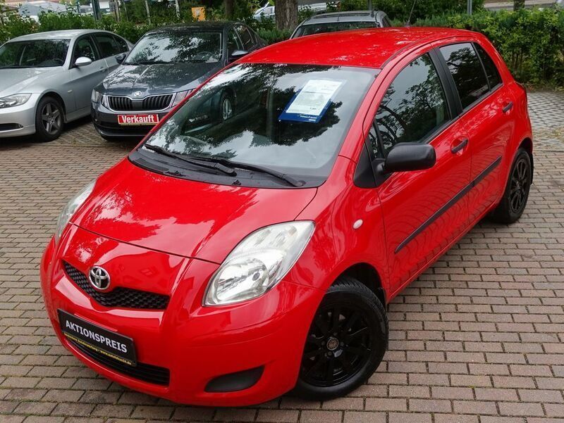 Rot Gebraucht 2009 Toyota Yaris Cool Limousine | 5.380 € (Etwas zu teuer) - Bild 1/4