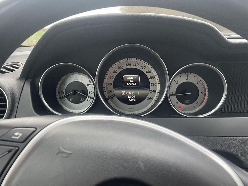 Gebraucht Mercedes C250 Elegance 204 PS (150 kW) 2013 Blau Kombi