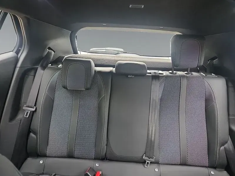 Gebraucht Peugeot e-2008 GT 100 kW (136 PS) 2024 Schwarz SUV