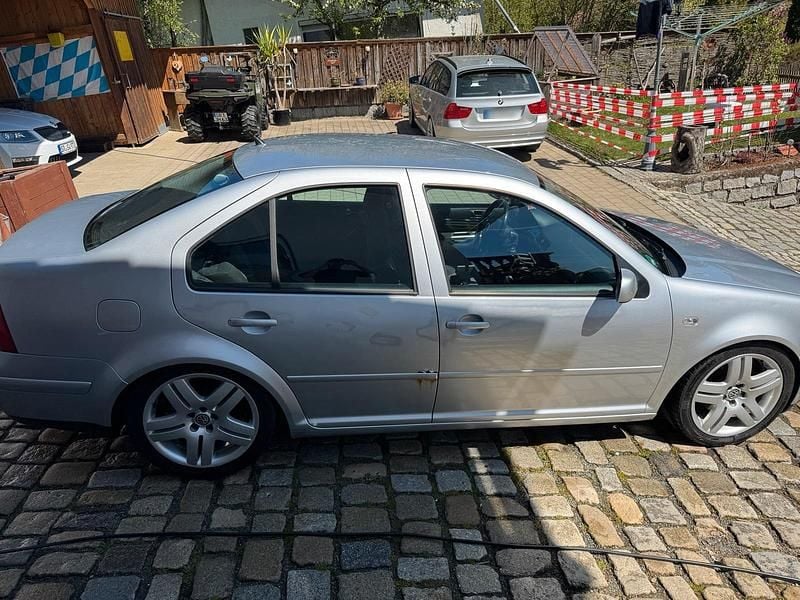 Usata VW Bora 105 CV (77 kW) 2001 Argento Berlina