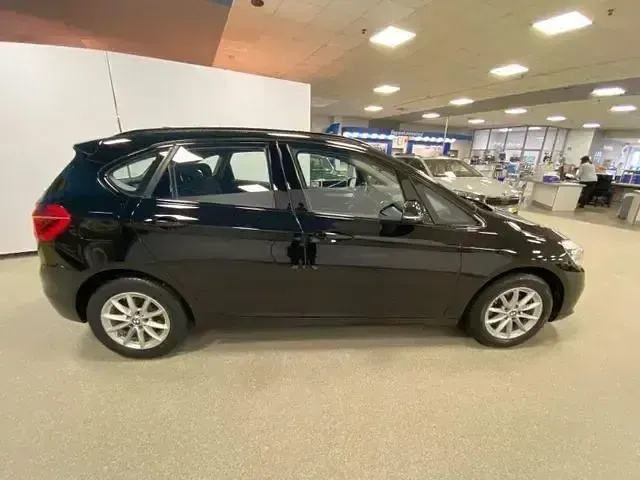 Gebraucht BMW 218 Active Tourer Advantage 150 PS (110 kW) 2017 Schwarz Van / Kleinbus