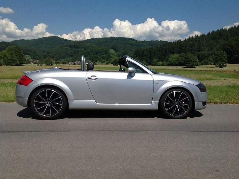 Silber Gebraucht 2000 Audi TT Roadster Sport Cabrio | 11.700 € (Teuer) - Bild 1/4