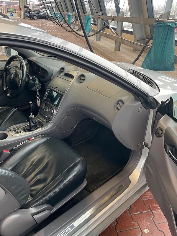 Gebraucht Toyota Celica T2 143 PS (105 kW) 2000 Silber Coupé