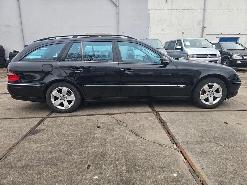 Gebraucht Mercedes E200 Avantgarde 184 PS (135 kW) 2007 Schwarz Limousine