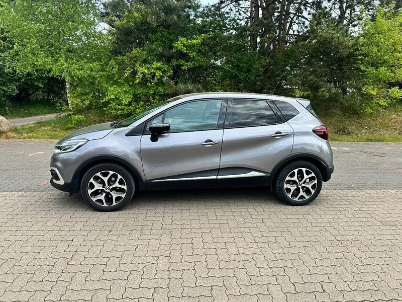 Używany Renault Captur Collection 131 KM (96 kW) 2019 Szary SUV