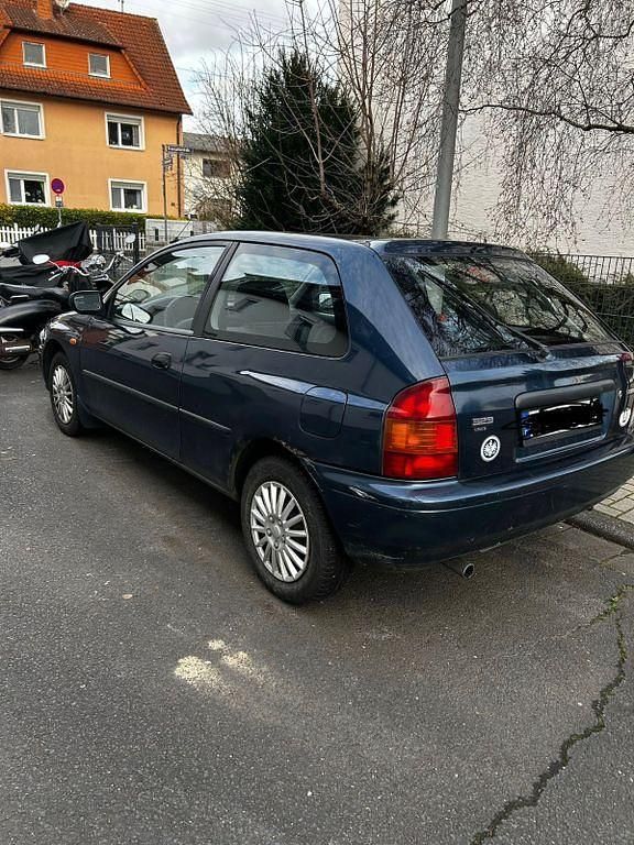 Gebraucht Mazda 323C 88 PS (64 kW) 1996 Blau Kleinwagen