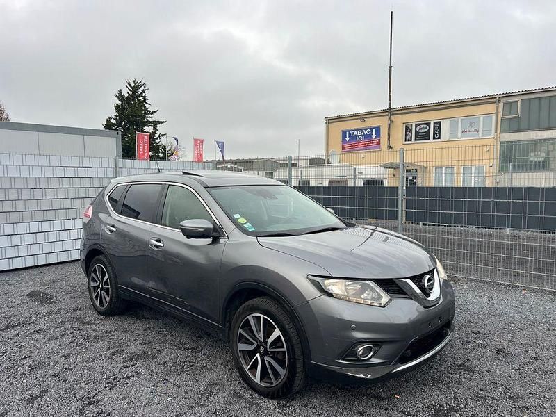 Grau Gebraucht 2015 Nissan X-Trail Tekna SUV | 6.200 € (Superpreis) - Bild 1/4