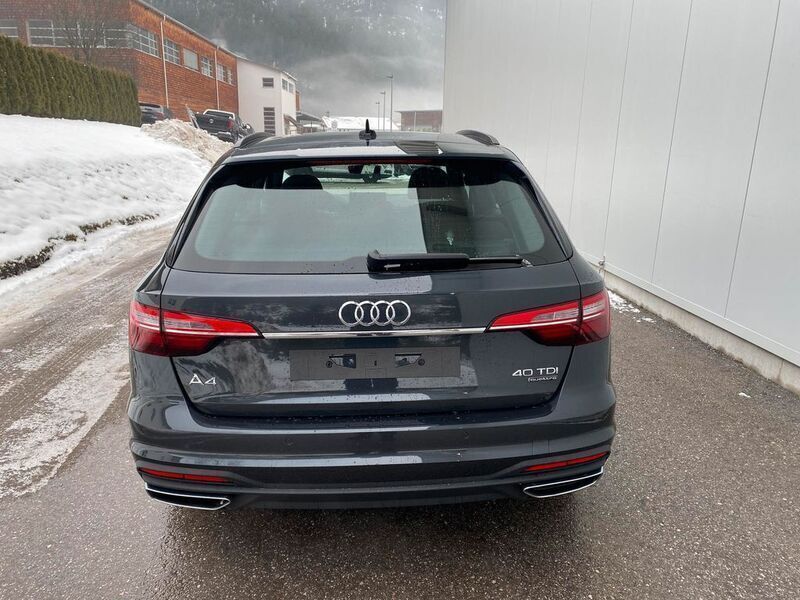 Gebraucht Audi A4 Sport 204 PS (150 kW) 2024 Grau Kombi