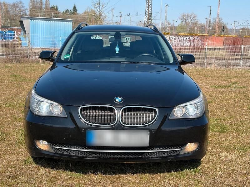 Gebraucht BMW 525 197 PS (144 kW) 2008 Schwarz Kombi