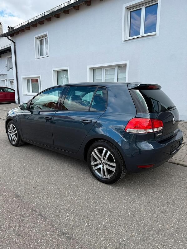 Gebraucht VW Golf VI 102 PS (75 kW) 2009 Kleinwagen