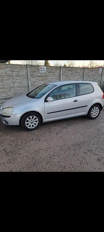 Silber Gebraucht 2004 VW Golf V Comfortline Limousine | 2.200 € (Guter Preis) - Bild 1/4