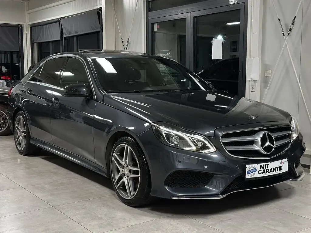 Gebraucht Mercedes E220 AMG line 170 PS (125 kW) 2015 Grau Limousine