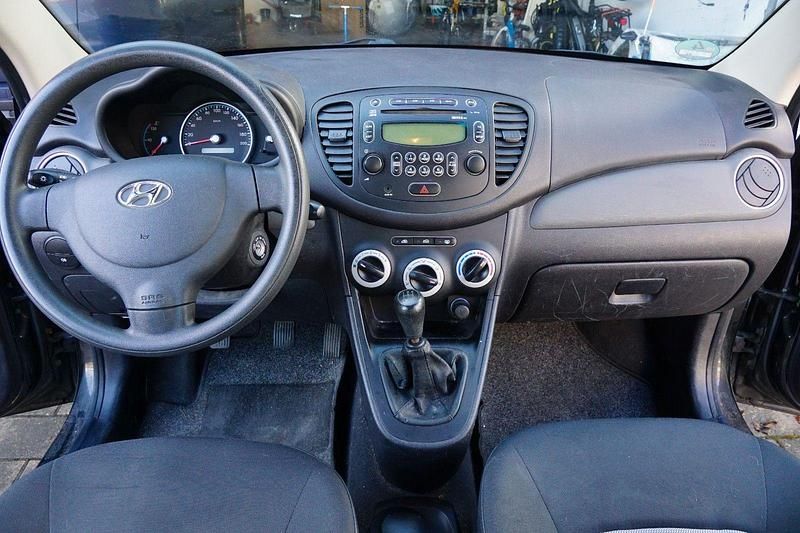 Gebraucht Hyundai i10 67 PS (49 kW) 2009 Schwarz Kleinwagen
