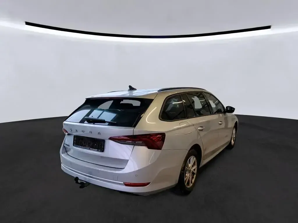 Gebraucht Skoda Octavia Ambition 150 PS (110 kW) 2023 Silber Kombi