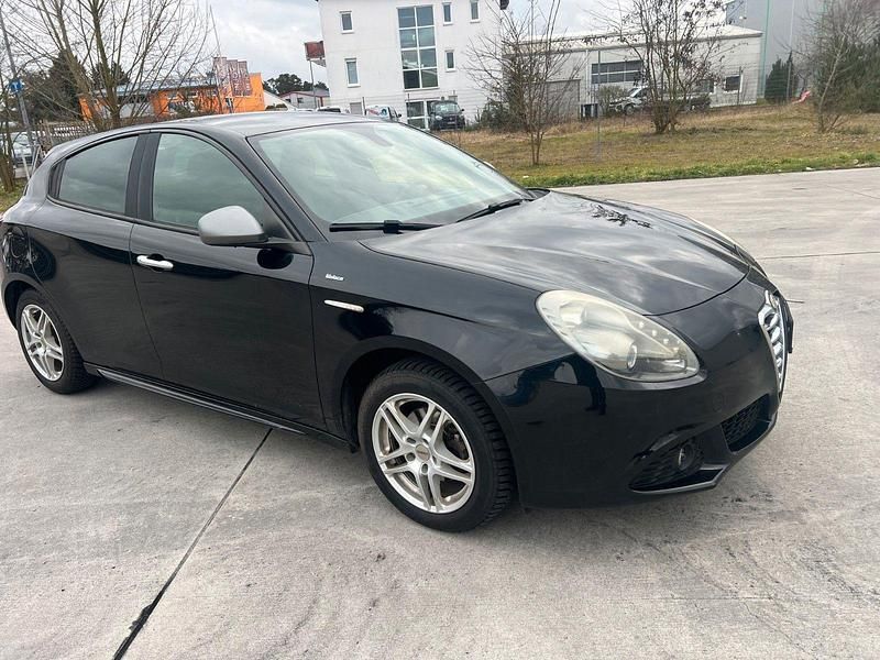Gebraucht Alfa Romeo Giulietta Veloce 120 PS (88 kW) 2014 Schwarz Kleinwagen
