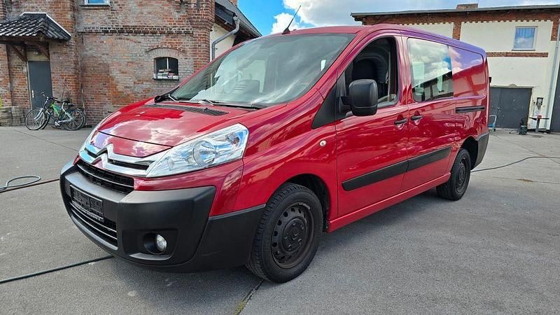 Rot Gebraucht 2015 Citroën Jumpy Van / Kleinbus | 3.900 € (Superpreis) - Bild 1/4