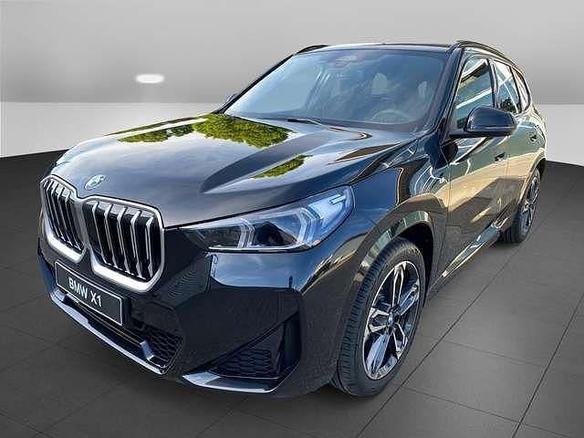 Black sapphire Neu 2025 BMW X1 M Sport SUV | 60.201 € (Teuer) - Bild 1/4