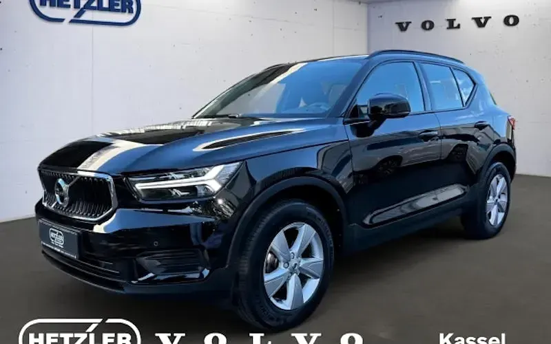Gebraucht Volvo XC40 Momentum 129 PS (94 kW) 2022 Black solid (stone) / solid SUV
