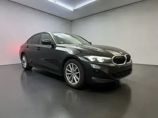 Używany BMW 320 Shadowline 190 KM (139 kW) 2023 Czarny Sedan/Limuzyna