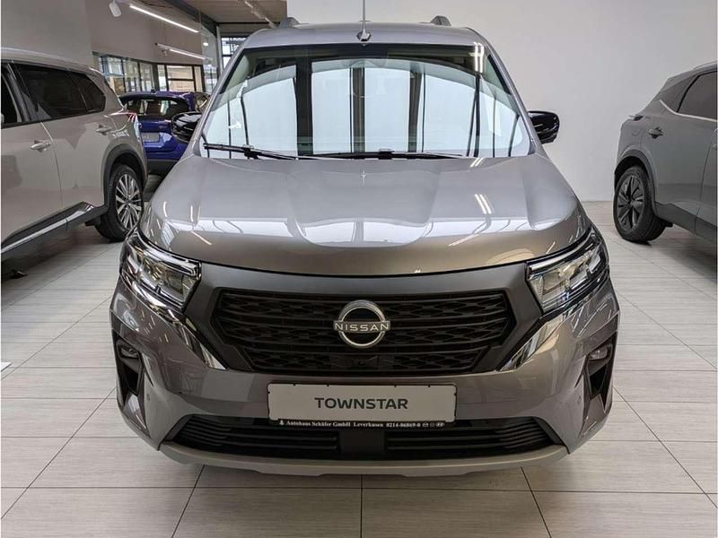 Neu Nissan Townstar Tekna 131 PS (96 kW) 2026 Grau Kombi