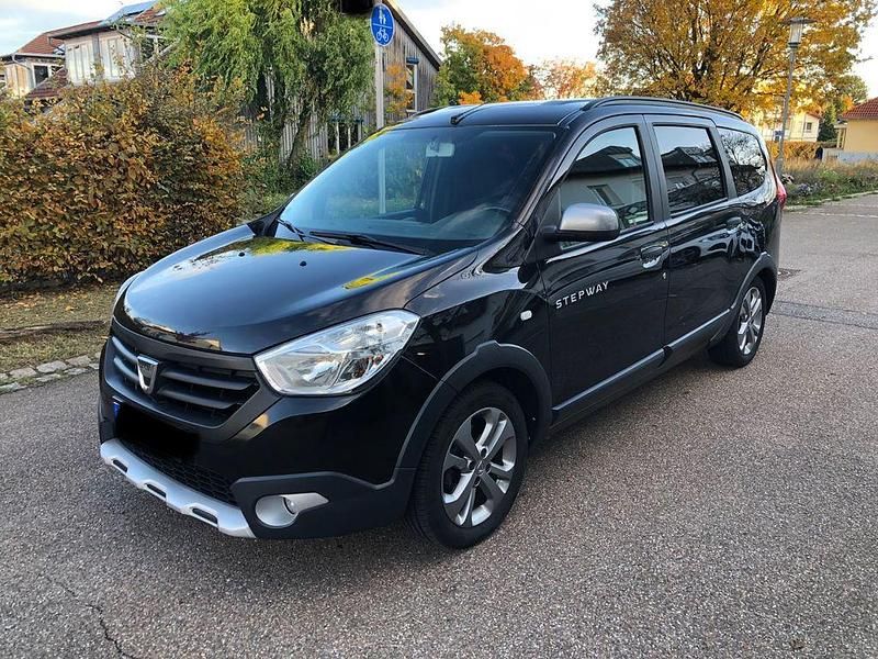 Schwarz Gebraucht 2017 Dacia Lodgy Stepway Van / Kleinbus | 8.400 € (Fairer Preis) - Bild 1/4