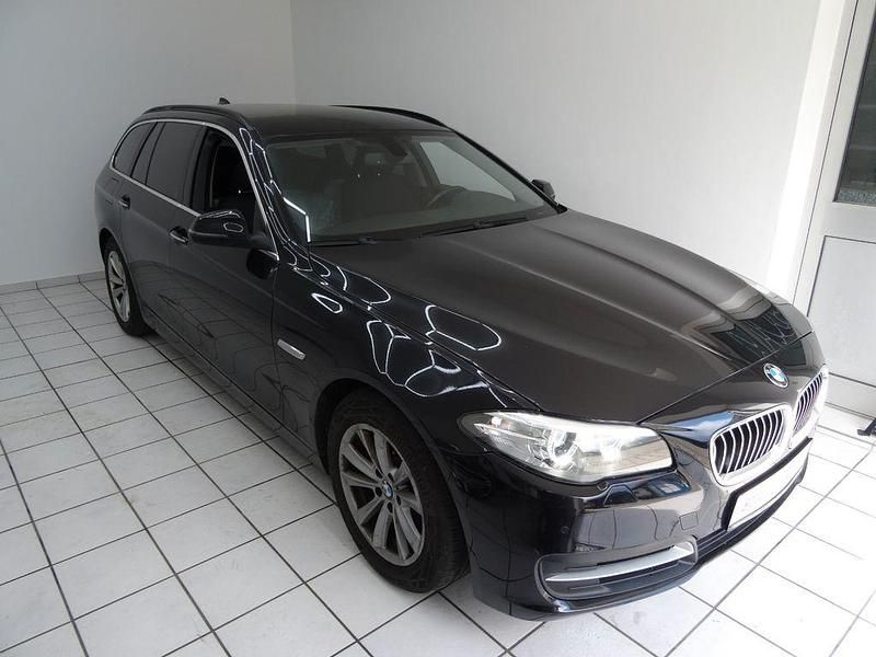Schwarz Gebraucht 2017 BMW 520 Performance Kombi | 17.290 € (Superpreis) - Bild 1/4