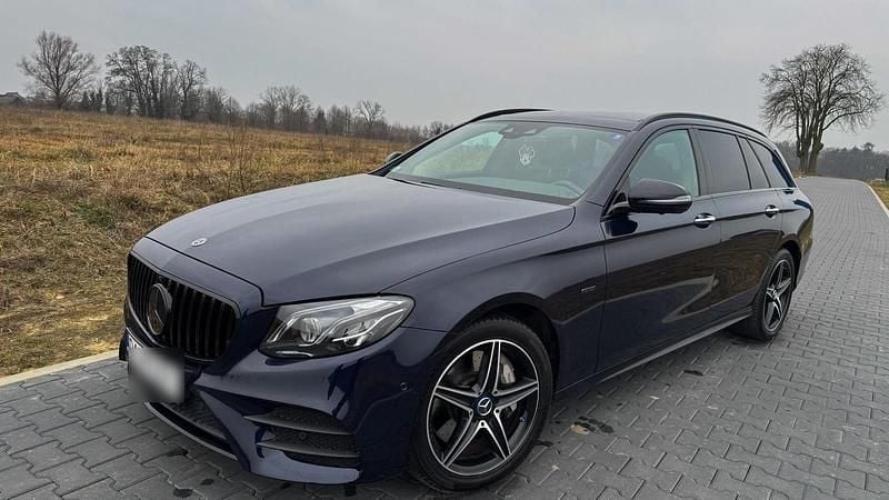 Blau Gebraucht 2019 Mercedes E300 Kombi | 26.800 € (Fairer Preis) - Bild 1/4