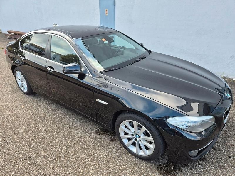 Schwarz Gebraucht 2012 BMW 530 Limousine | 13.500 € (Guter Preis) - Bild 1/4