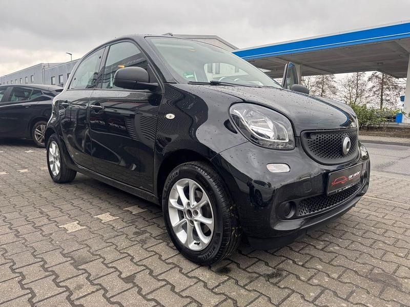 Gebraucht Smart ForFour 90 PS (66 kW) 2019 Schwarz Kleinwagen