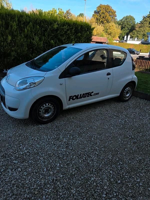 Weiß Gebraucht 2011 Citroën C1 Kleinwagen | 1.700 € (Guter Preis) - Bild 1/4