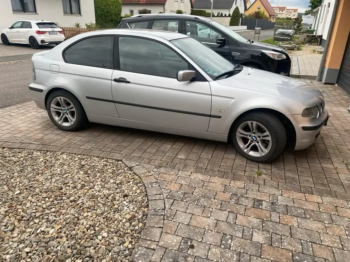 Gebraucht BMW 320 150 PS (110 kW) 2003 Silber Limousine