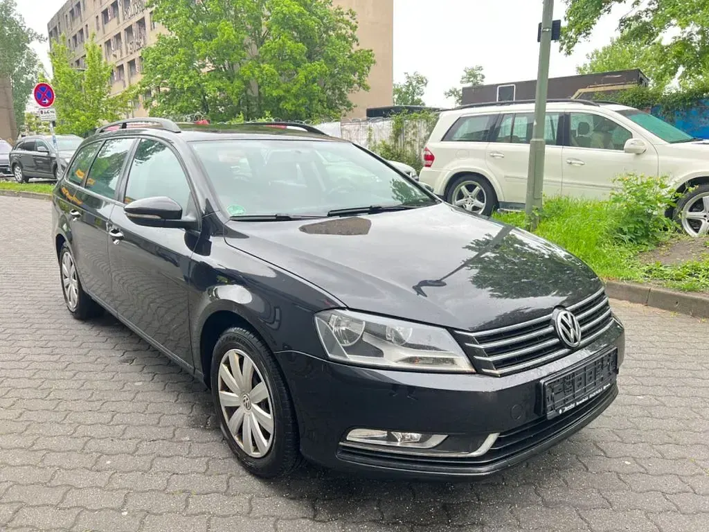 Gebraucht VW Passat Trendline 140 PS (102 kW) 2011 Schwarz Kombi