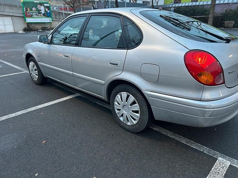 Gebraucht Toyota Corolla 95 PS (69 kW) 2004 Limousine