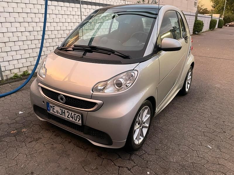 Silber Gebraucht 2012 Smart ForTwo Coupé Kleinwagen | 5.999 € (Etwas zu teuer) - Bild 1/4