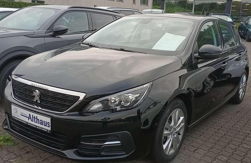 Gebraucht Peugeot 308 Active 131 PS (96 kW) 2019 Lackierung schwarz perla nera Kleinwagen