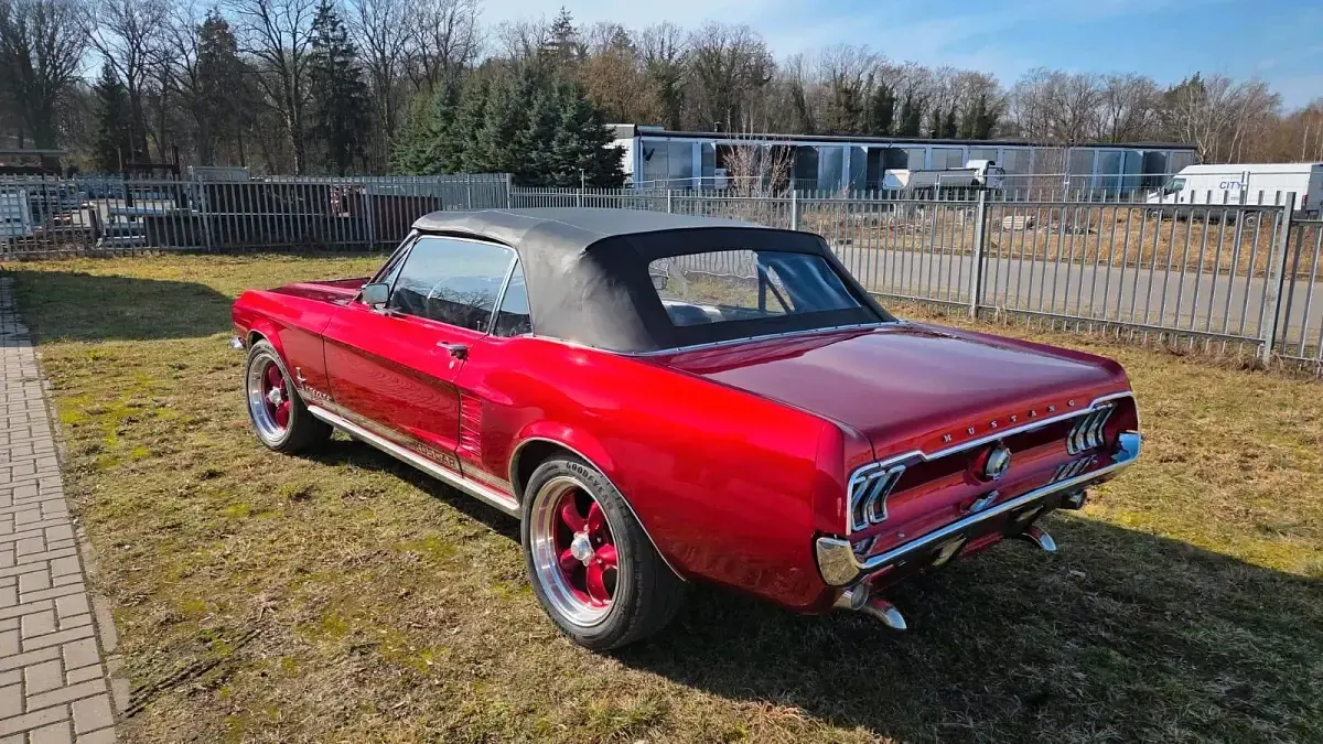 Gebraucht Ford V8 200 PS (147 kW) 1967 Rot Cabrio
