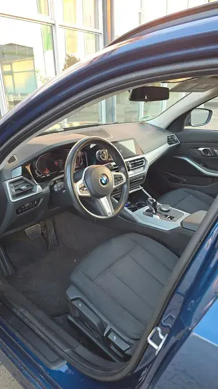 Gebraucht BMW 318 Advantage 156 PS (114 kW) 2021 Blau Kombi