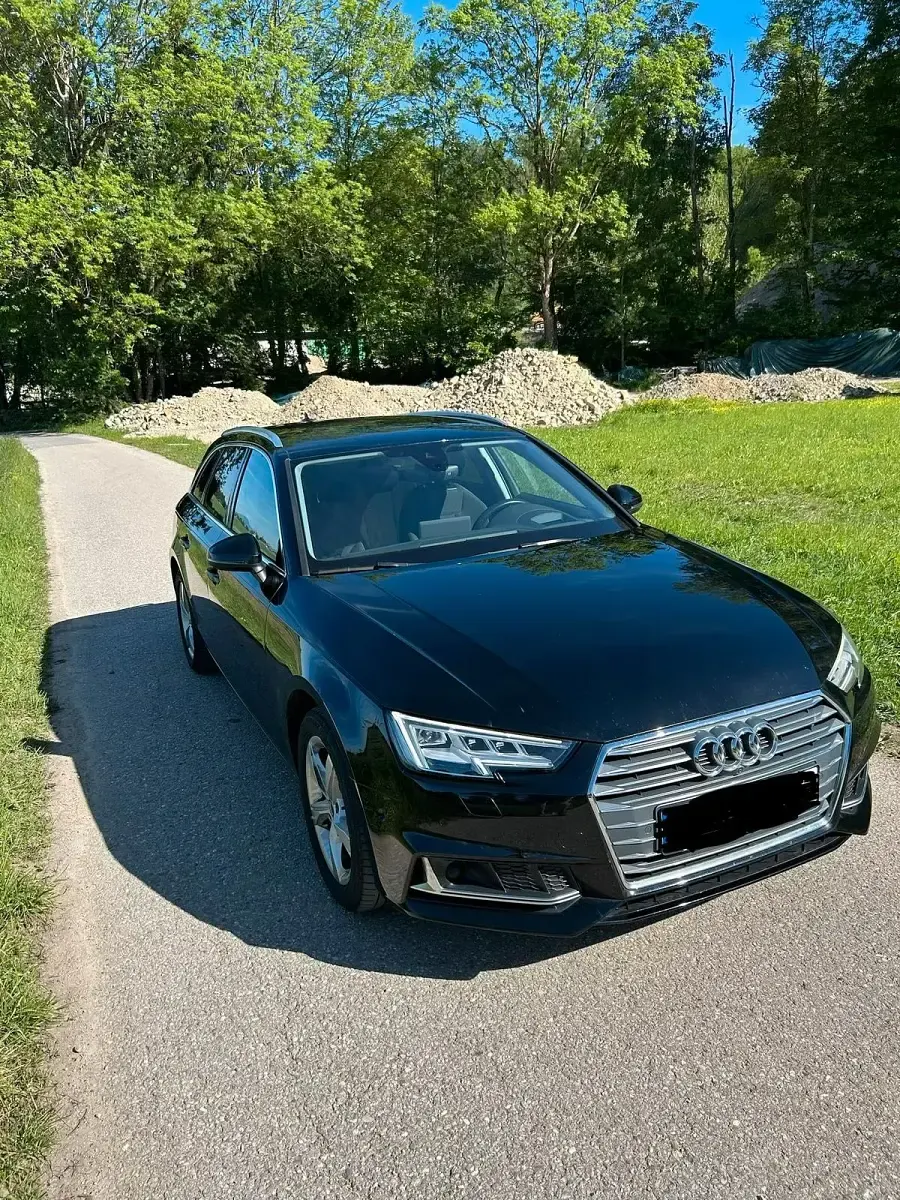 Gebraucht Audi A4 Ambiente 150 PS (110 kW) 2019 Schwarz Kombi